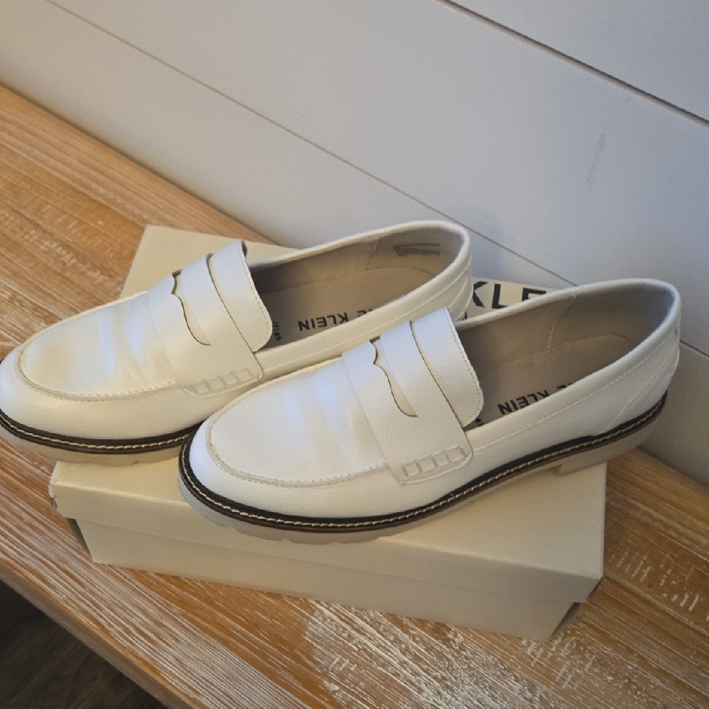 Anne Klein White Leather Flat Loafer